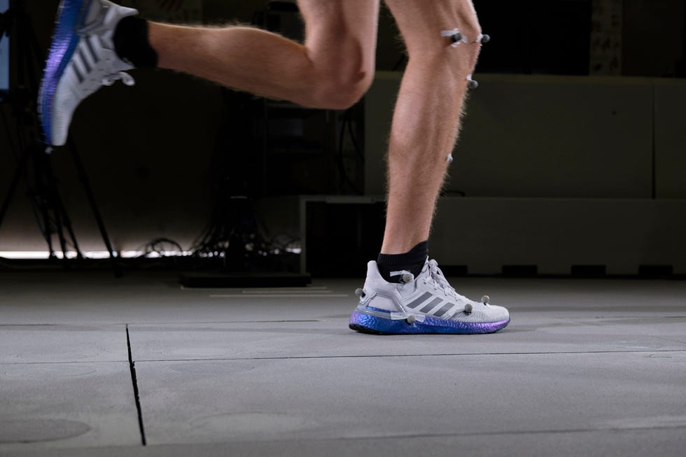 Human leg, Leg, Footwear, Calf, Shoe, Joint, Ankle, Knee, Foot, Arm, 