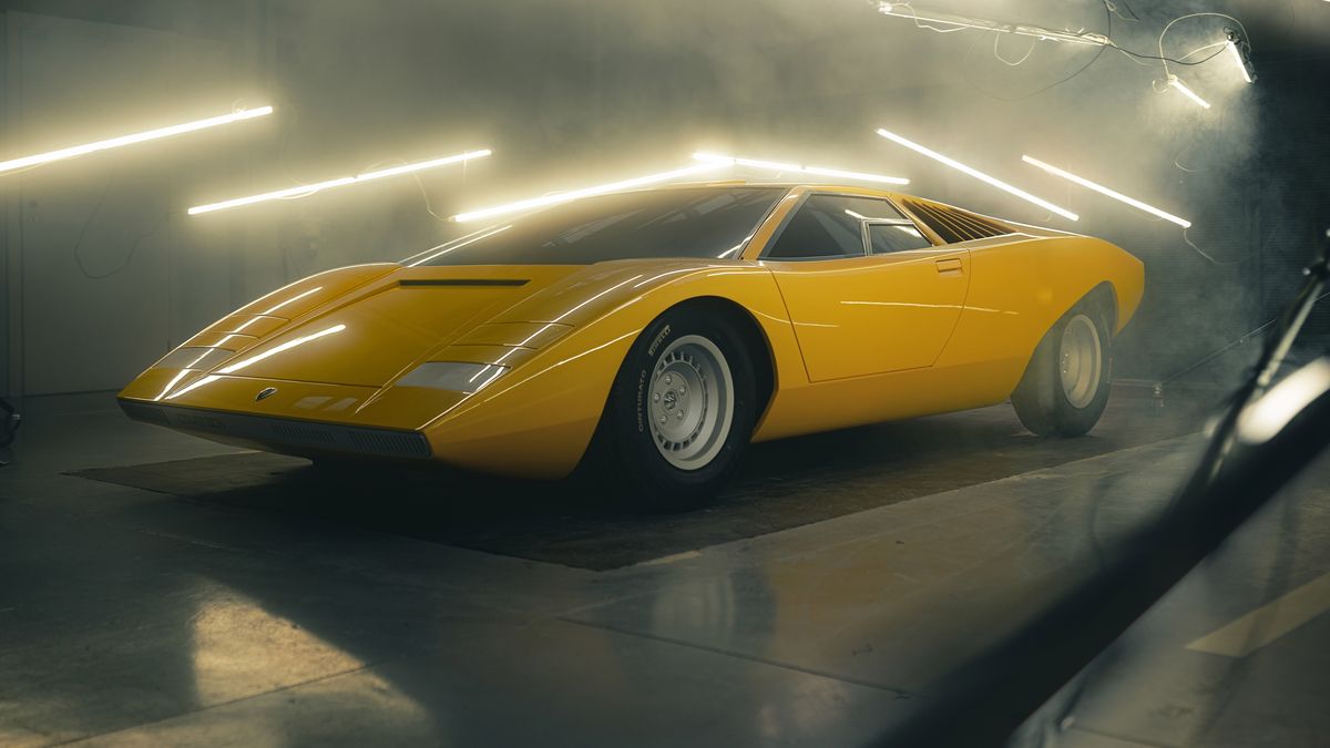 preview for El Lamborghini Countach original vuelve a nacer