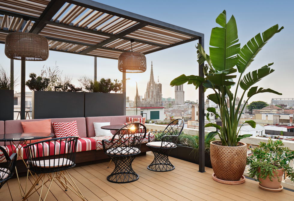 en el hotel vividora, un 'rooftop' con vistas 360 º del corazón de barcelona
