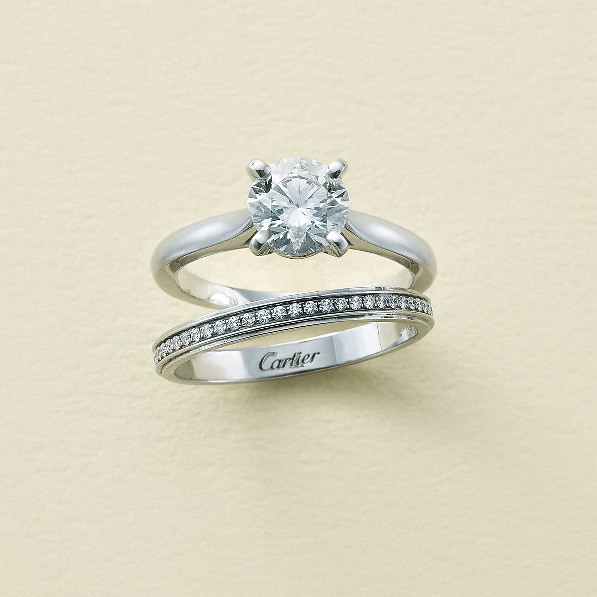 カルティエで重ねづけ♡「婚約指輪+結婚指輪」のリングレイヤード図鑑