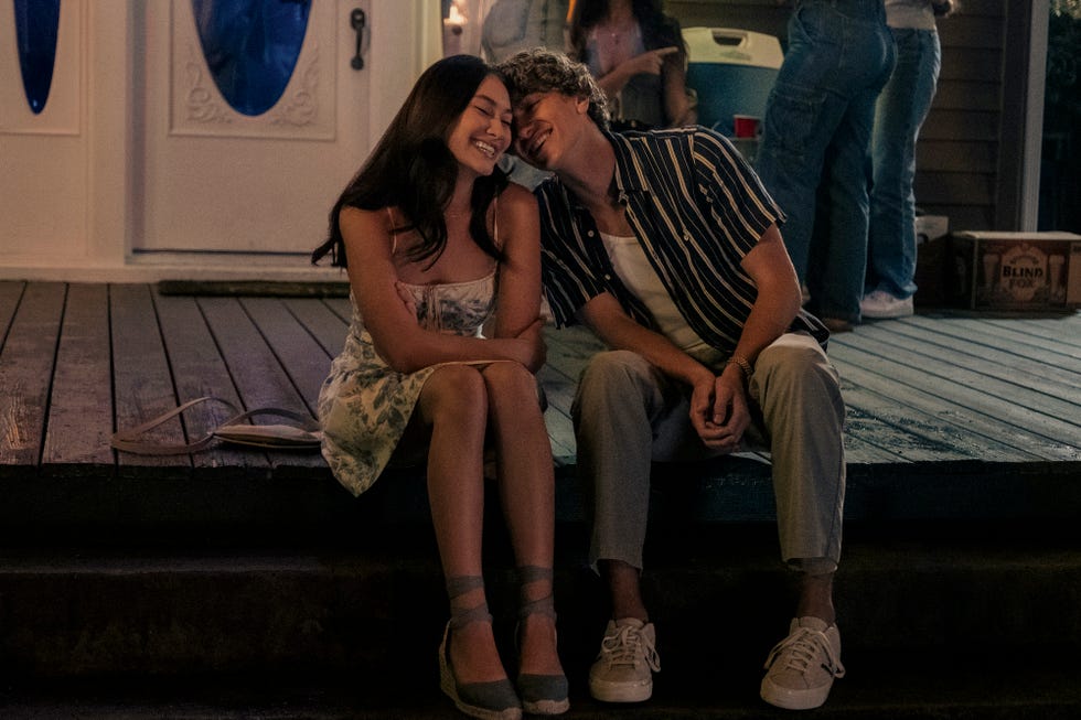 belly (lola tung) and jeremiah (gavin casalegno) in the summer i turned pretty photo: erika doss © amazon content services llc