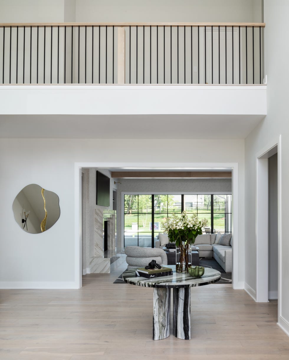 casa nueva pensada para crecer en familia con materiales duraderos y un interiorismo elegante y funcional