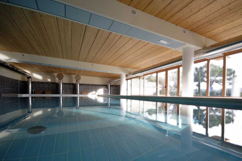 Swimming pool, Leisure centre, Property, Building, Architecture, Leisure, Ceiling, Real estate, House, Room, 