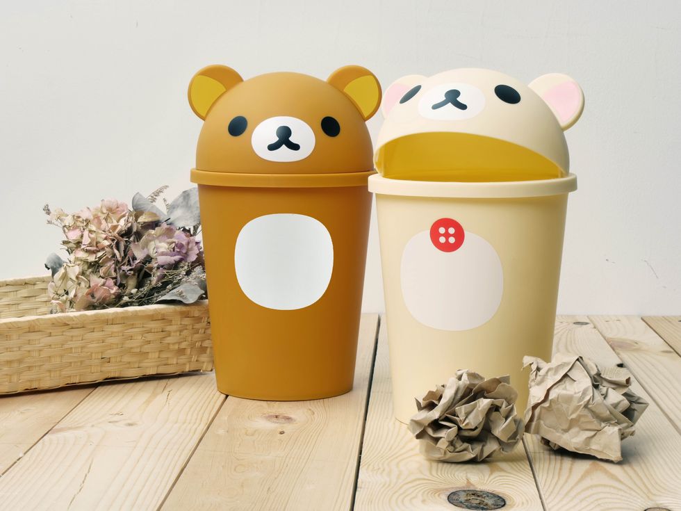 Cartoon, Yellow, Lid, Waste container, Toy, Recycling bin, Plastic, Waste containment, Water bottle, Vacuum flask, 