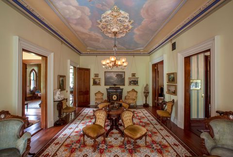 the salon of the armour stiner octagon house﻿