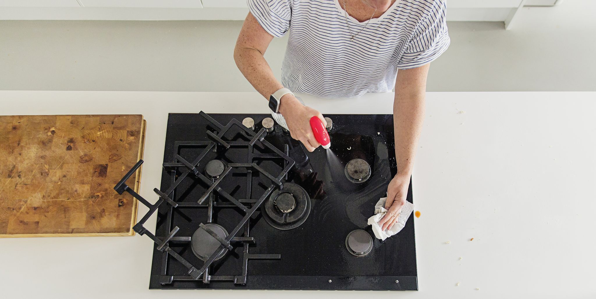 6 things you need to clean the hob in record time