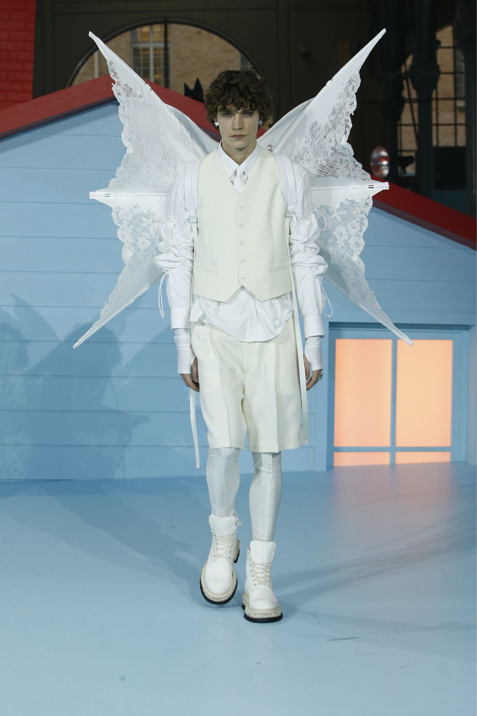 Espíritu de Virgil Abloh vive en desfile de Louis Vuitton