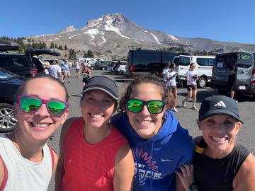 team members ready to run hood to coast relay.