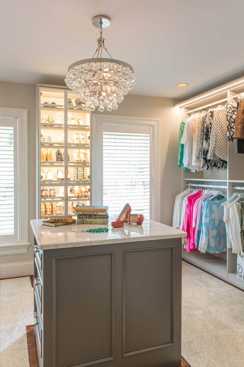 20+ Great Walk-In Closet Ideas - Stunning Large Custom Closet Designs