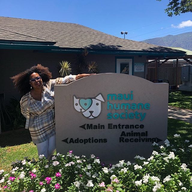 Oprah Visits Maui Humane Society To Offer Thanks After Wildfire