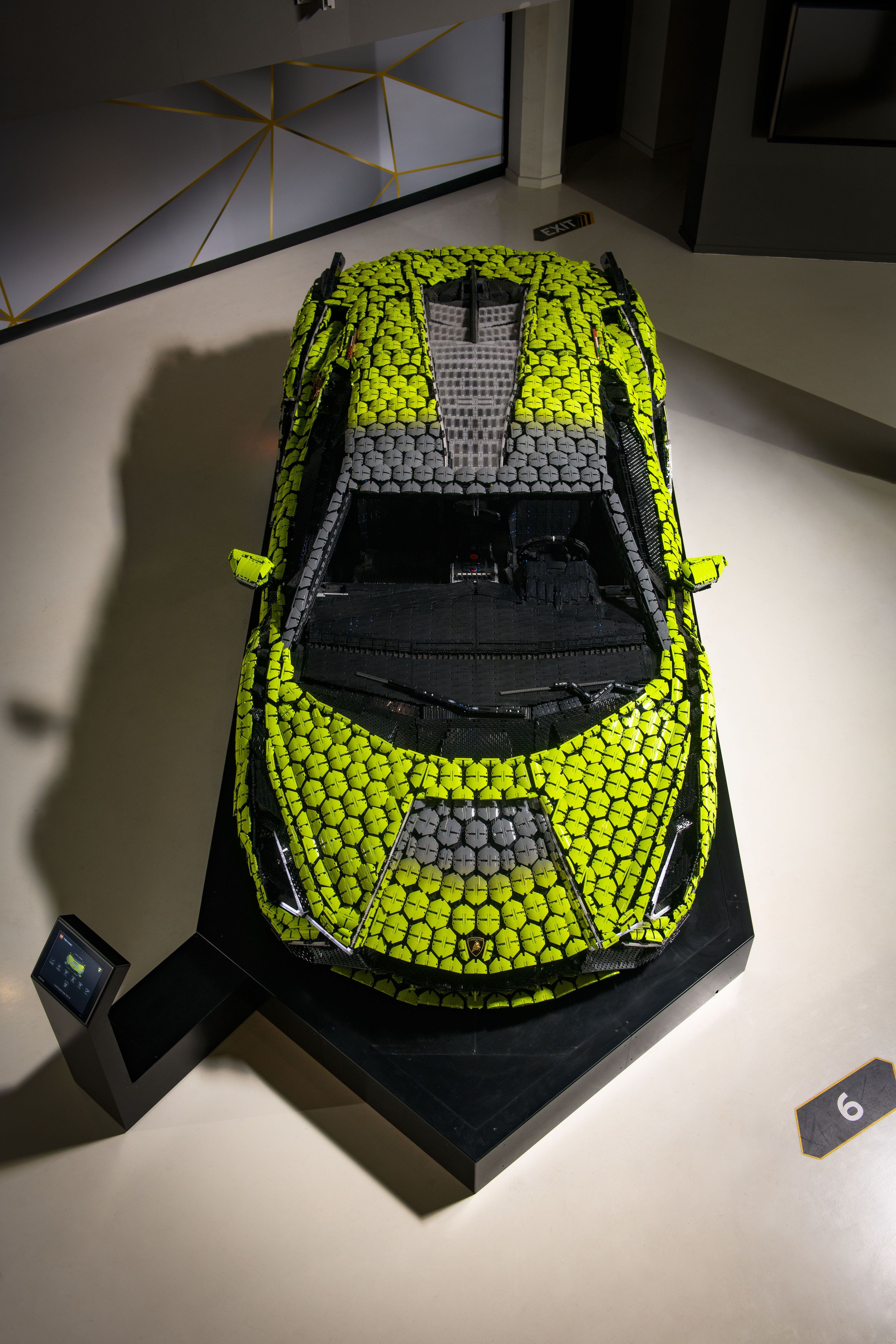 LEGO unveils life-size Lamborghini Sián FKP 37 built with over 400,000  pieces [News] - The Brothers Brick
