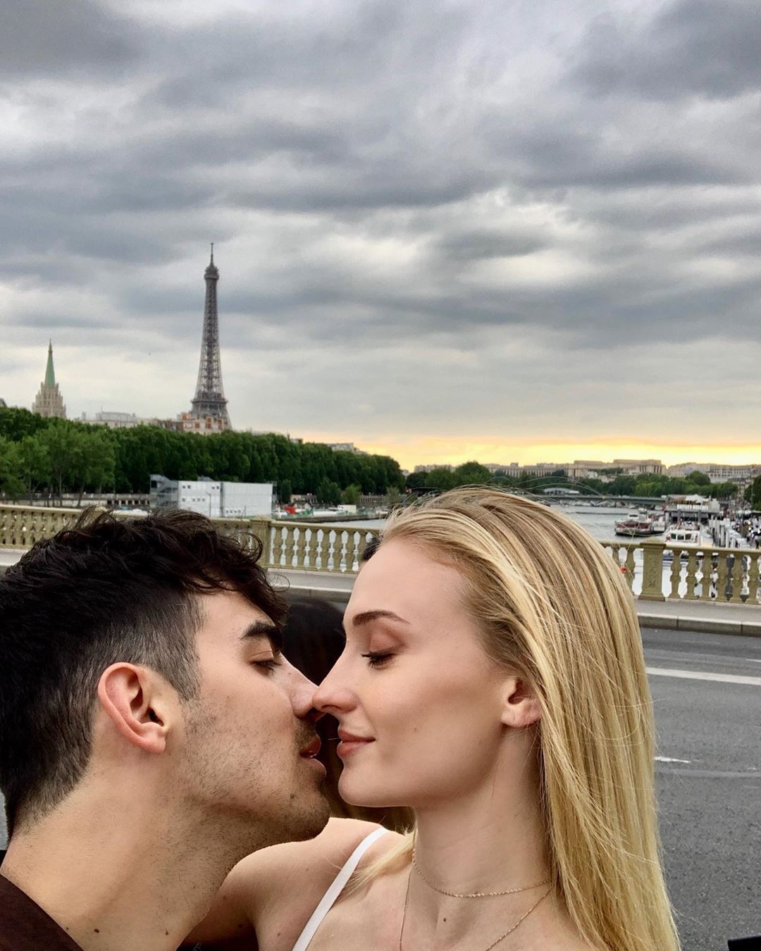 Sophie Turner Posts Naked Pic of Joe Jonas in a Bathtub