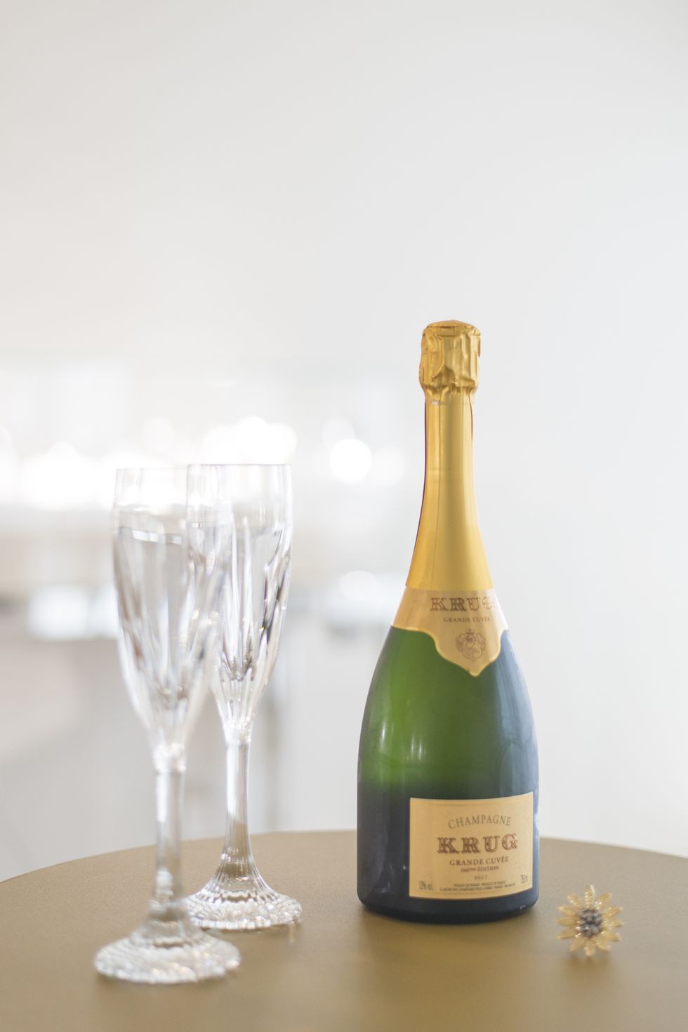 Champagne, Drink, Glass bottle, Wine, Alcoholic beverage, Product, Alcohol, Champagne stemware, Glass, Sparkling wine, 