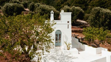 torretta le feritoie, puglia