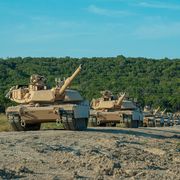 troopers with 3rd battalion, 8th cavalry regiment, 3rd armored brigade combat team, 1st cavalry division prepare test fire the us army’s new m1a2 sepv3 abrams main battle tank, fort hood, texas, august 18, 2020 after the greywolf brigade conducts a test fire on every tank they will dial in their sites by “zeroing” the tanks main gun, ensuring they are fully prepared to conduct future gunnery live fire exercises