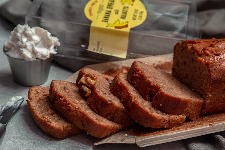 Dish, Food, Cuisine, Ingredient, Beer bread, Pumpkin bread, Banana bread, Bread, Baked goods, Loaf, 