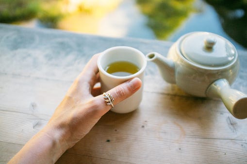 Cup, Cup, Hand, Coffee cup, Tableware, Drink, Tea, Teacup, Finger, Table, 