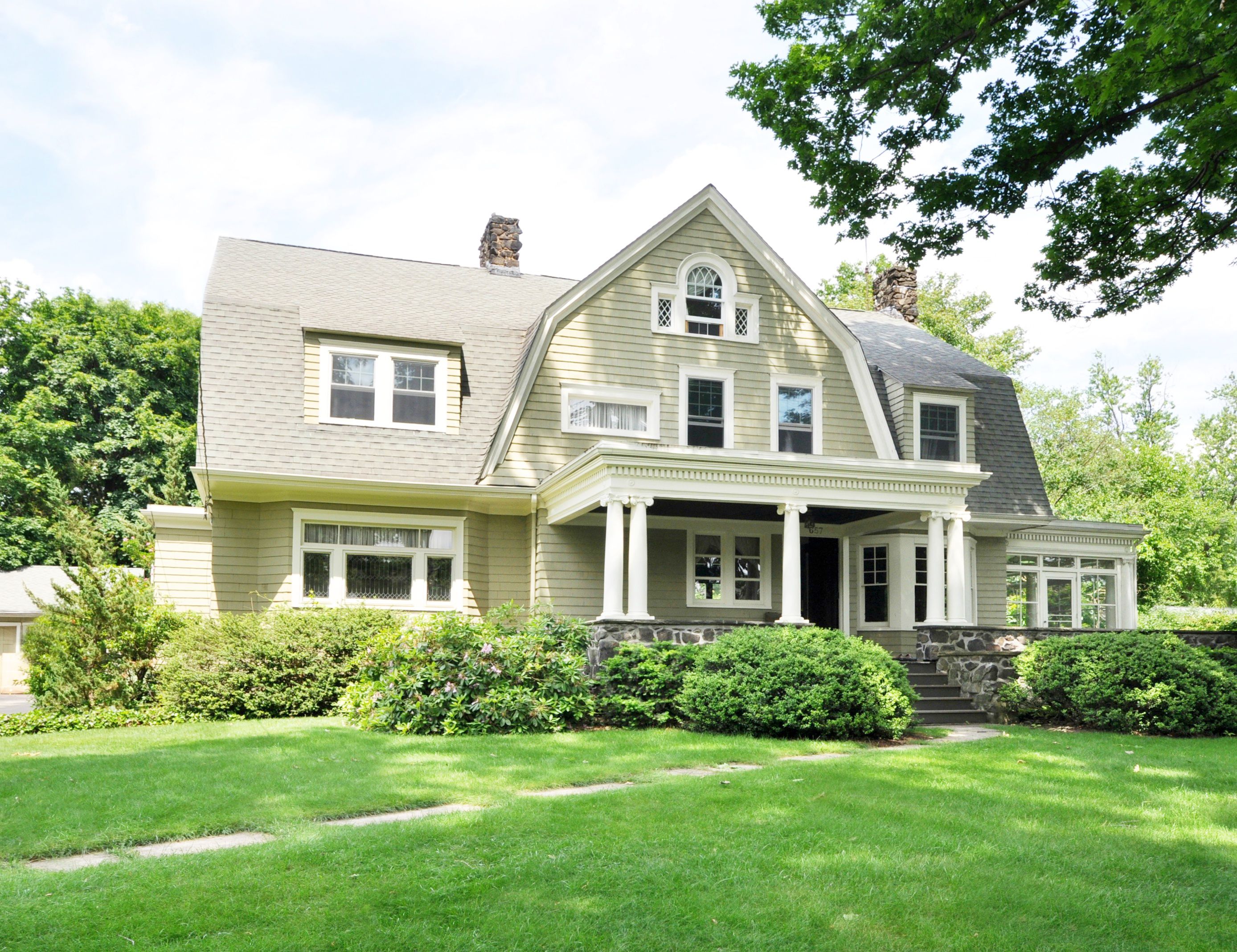 Woman Says 'The Watcher' Home Was a 'Wonderful Place to Grow Up