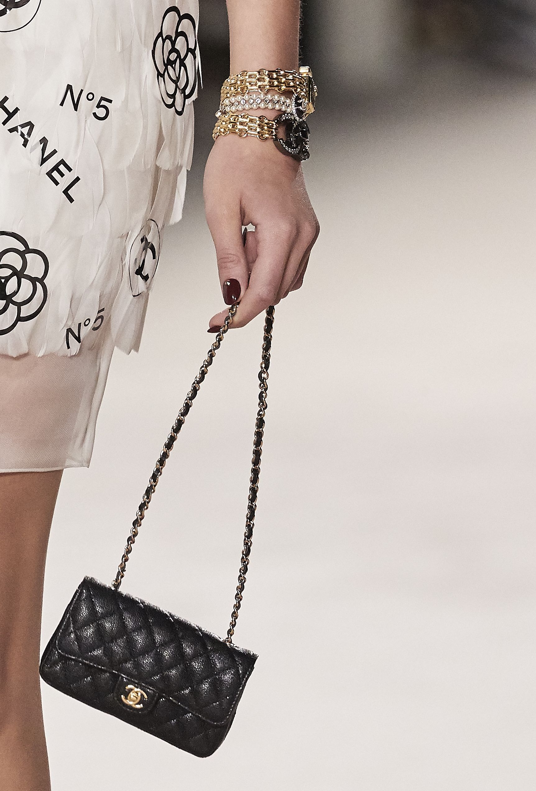 シャネル　エルメス　ルックブック　カタログ　４冊　セット HERMES - エルメス カタログ 4冊セット ルモンドエルメスの通販