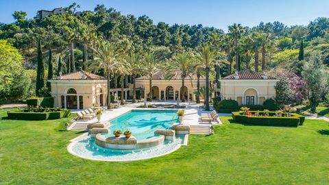 160 million beverly hills villa heads to auction in january 2021