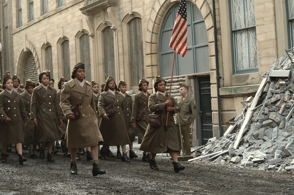 the six triple eight l r sarah jeffrey as dolores washington, pepi sonuga as elaine white, milauna jackson as captain campbell, moriah brown as inez, shanice shantay as johnnie mae and ebony obsidian as lena derriecott king in the six triple eight cr laura radford perry well films 2 courtesy of netflix