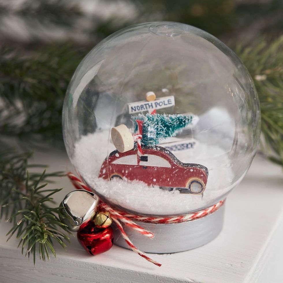 Christmas ornament, Holiday ornament, Ornament, Winter, Christmas, Christmas decoration, Snowman, Christmas eve, Snow, Event, 