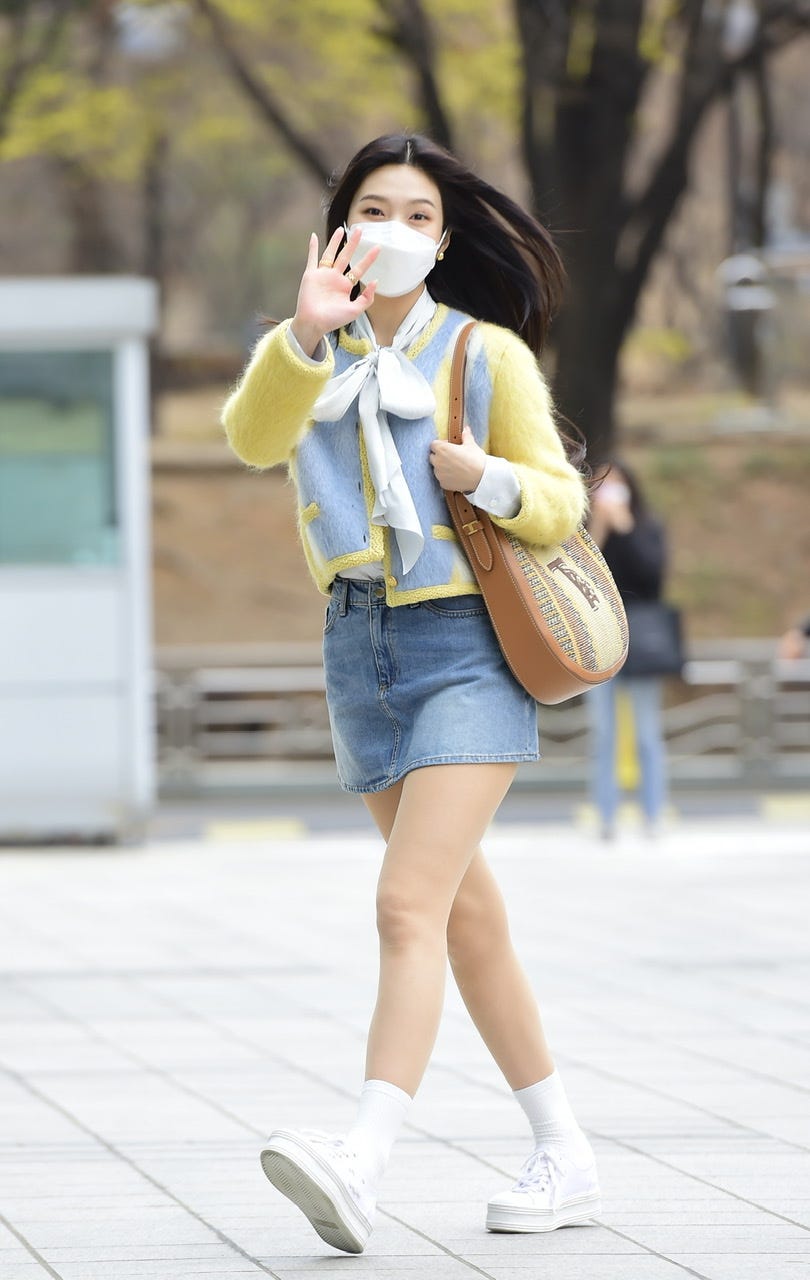 Red Velvet ジョイ着用★YOUHEE★韓国★ FUR TOTE BAG 2色 Red Velvet ジョイ着用☆YOUHEE☆韓国☆ FUR TOTE BAG 2色