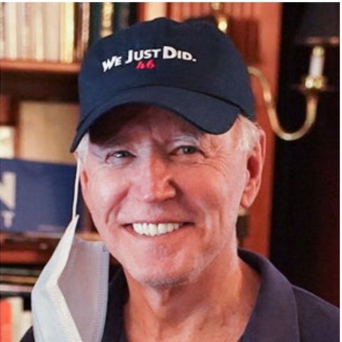 米大統領選で勝利を確実にした民主党のジョー・バイデン前副大統領が、ドナルド・トランプ大統領の「maga（アメリカを再び偉大な国に）」キャップをまねたような帽子を披露。自身が率いる新政権の時代が始まることを知らせるためとみられており、sns上で「賢い反応」「発売してほしい」と話題になっている。