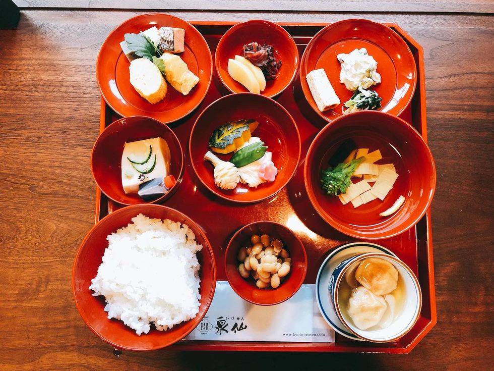 Dish, Food, Cuisine, Meal, Steamed rice, Ingredient, Lunch, Comfort food, Kaiseki, Side dish, 