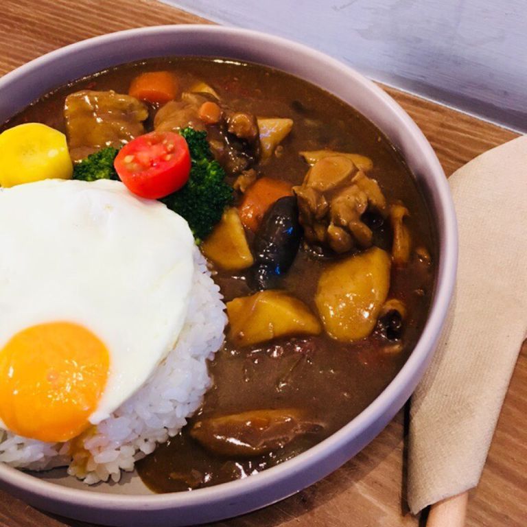 Dish, Food, Cuisine, Japanese curry, Curry, Ingredient, Comfort food, Steamed rice, Produce, Stew, 