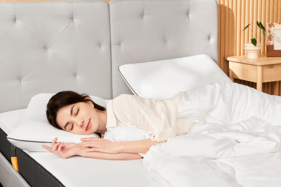 失眠困擾睡不好？其實床墊很關鍵！獨立筒彈簧床墊、記憶棉床墊、乳膠床墊怎麼挑？10款人氣床墊與寢具周邊推薦
