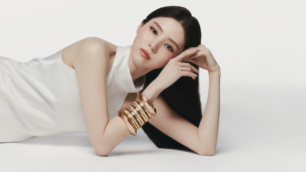 韓韶禧配戴quatre classique系列金質線軸式手環