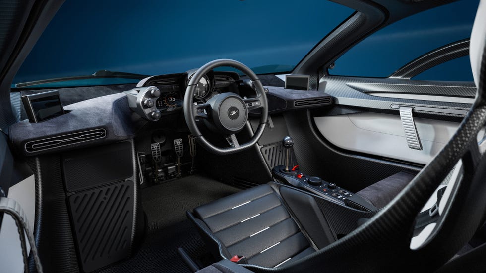 7-gmsv-lemansgtr-interior-1-689f6c48468cc.jpg