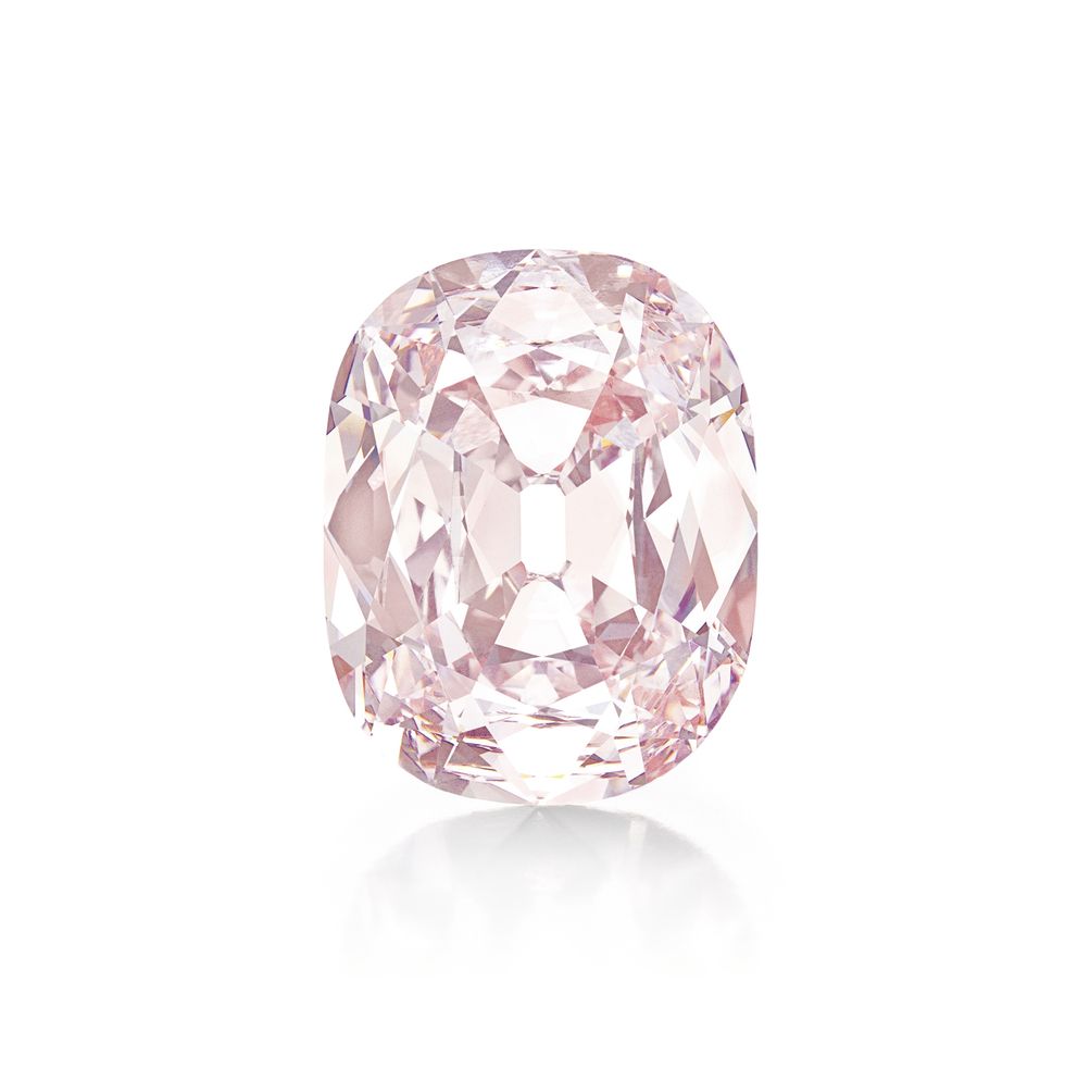 拍賣行史上40顆最貴的鑽石！從粉鑽、藍鑽到翡翠，最貴落槌超越21億新台幣天價