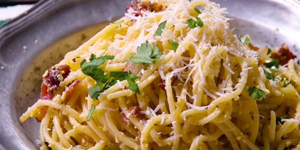 How to Make Rich, Creamy, Bacon-y Spaghetti Carbonara