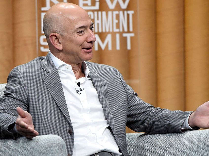 Jeff Bezos (Briefly) Becomes the World's Richest Man, Surpassing Bill Gates