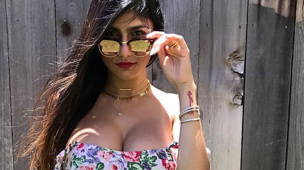 Maia Kahlifa Xxxx Video All - Mia Khalifa Answers 7 Of Your Most Googled Sex Questions | Men's Health