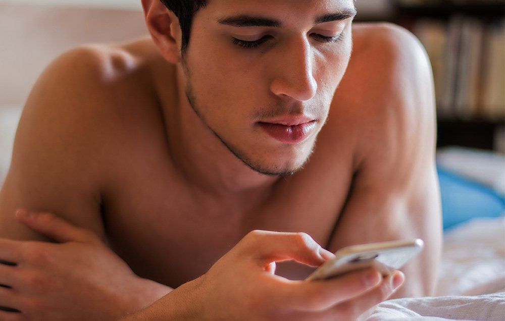 Xxx Video Cel Pick - Why You Should Stop Watching Porn on Your Cell Phoneâ€‹ | Men's Health