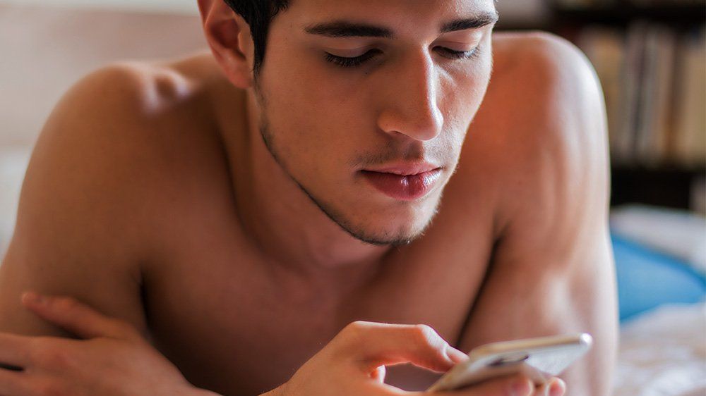 Mobile Pornes - Why You Should Stop Watching Porn on Your Cell Phoneâ€‹ | Men's Health