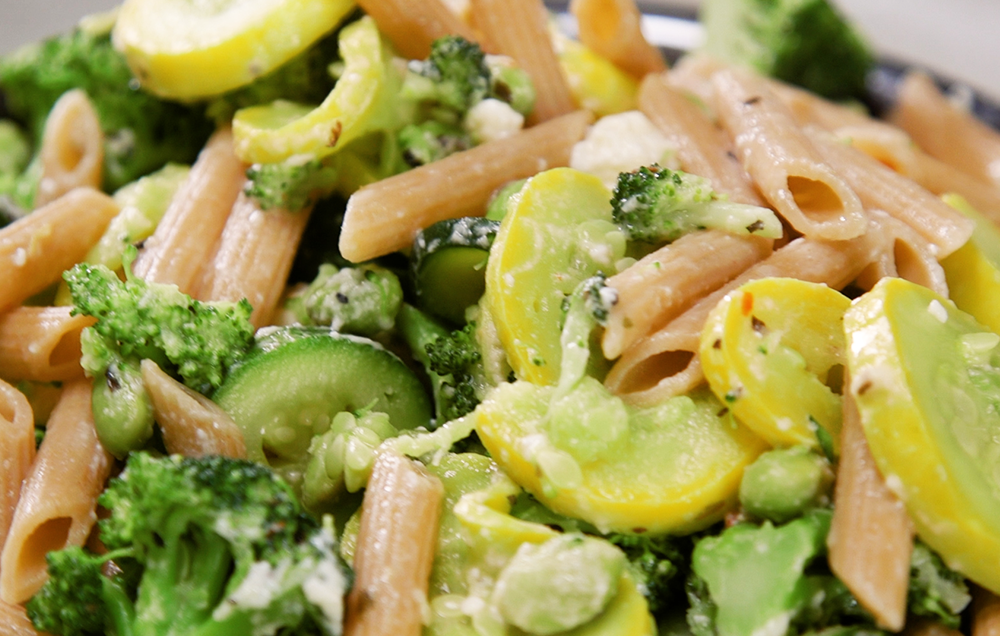 This Cheesy, Veggie-Packed Pasta Is the Easiest Weeknight Meal | Men’s ...