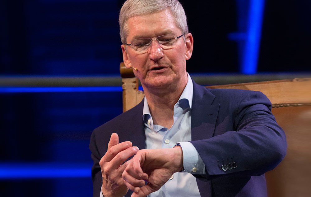 Tim Cook Says the Apple Watch Helped Him Lose 30 Pounds