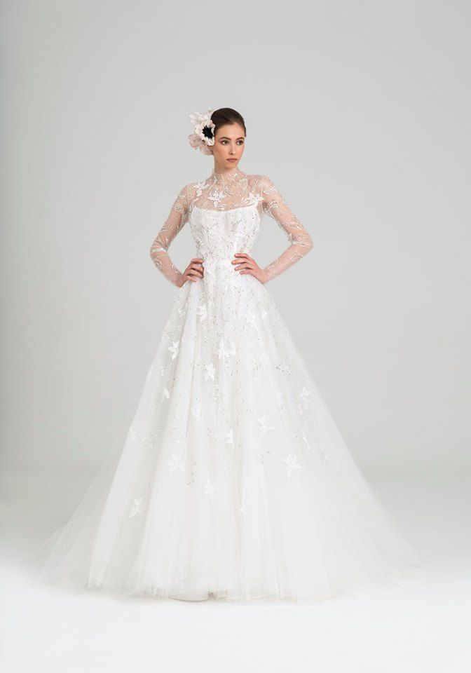 Gown, Wedding dress, Clothing, Dress, Fashion model, Bridal clothing, Bridal party dress, Bride, Shoulder, Photograph, 