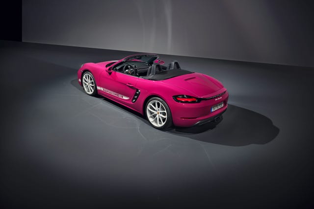 E-Lusso - il Lusso Sostenibile - Louis Vuitton and Porsche 718 Boxster.  www.elusso.it @motorsmonza #louisvuitton #pink #porsche #pirelli #cars  #carporn #conceptstore #fashion #fashionable #motors #fashionbrand # accessories #accessoriesaddict #stylgram