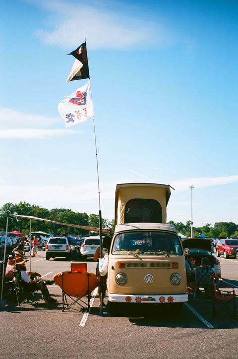 Motor vehicle, Vehicle, Transport, Car, Mode of transport, Flag, Commercial vehicle, Vacation, Classic, Hood, 