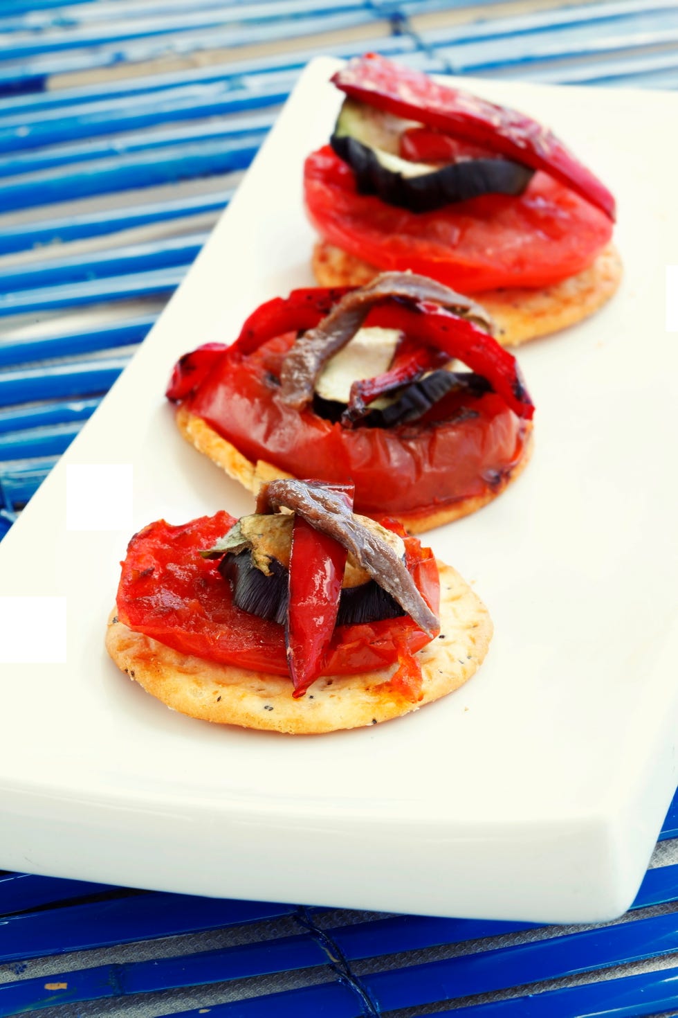 tostas con escalibadas de anchoas