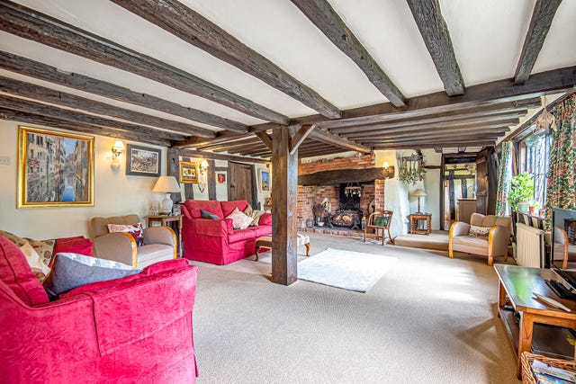 Thatched cottage with sprawling garden for sale in Sudbury