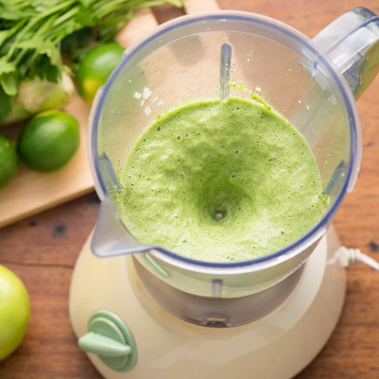 8 Mistakes You Make Every Time You Blend a Smoothie