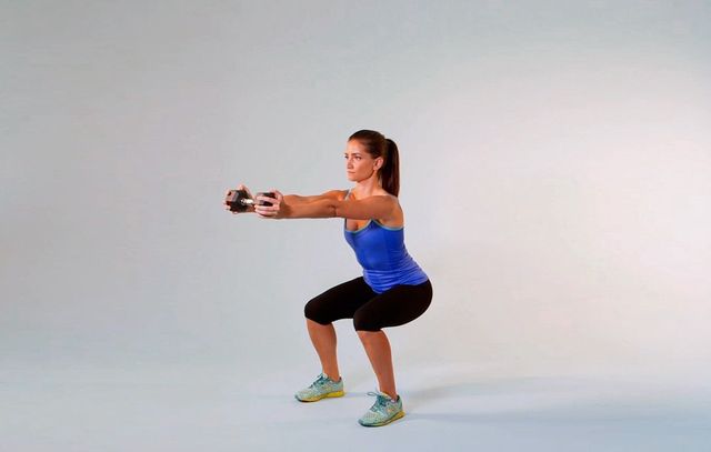 This One Easy Tweak to Your Squat will Sculpt Sexy Shoulders