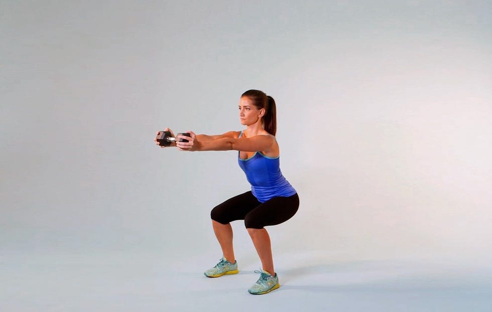 This One Easy Tweak to Your Squat will Sculpt Sexy Shoulders | Women's ...