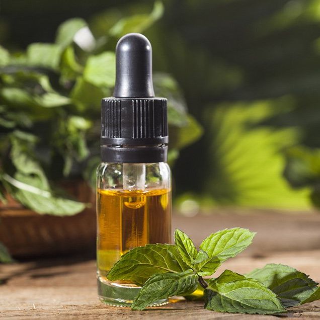 7 Health and Beauty Benefits of Peppermint Oil
